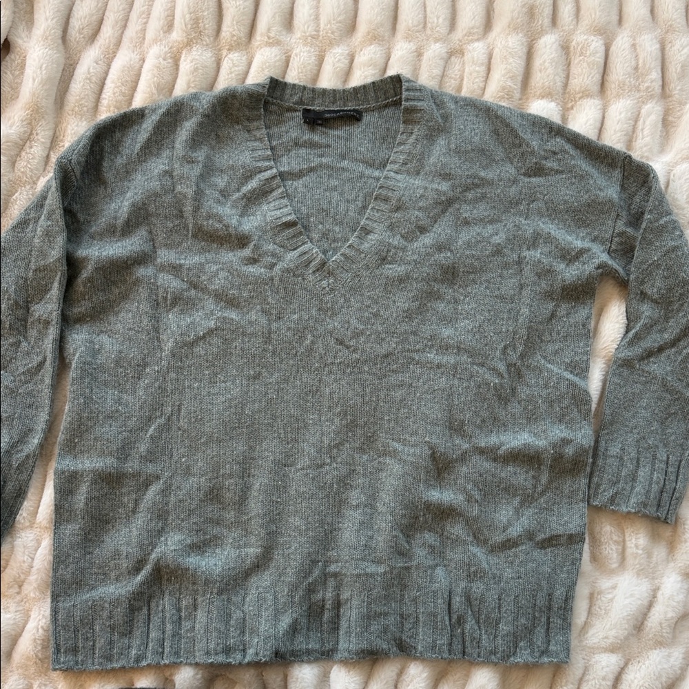 360 Cashmere grey V-Neck Sweater, oversized